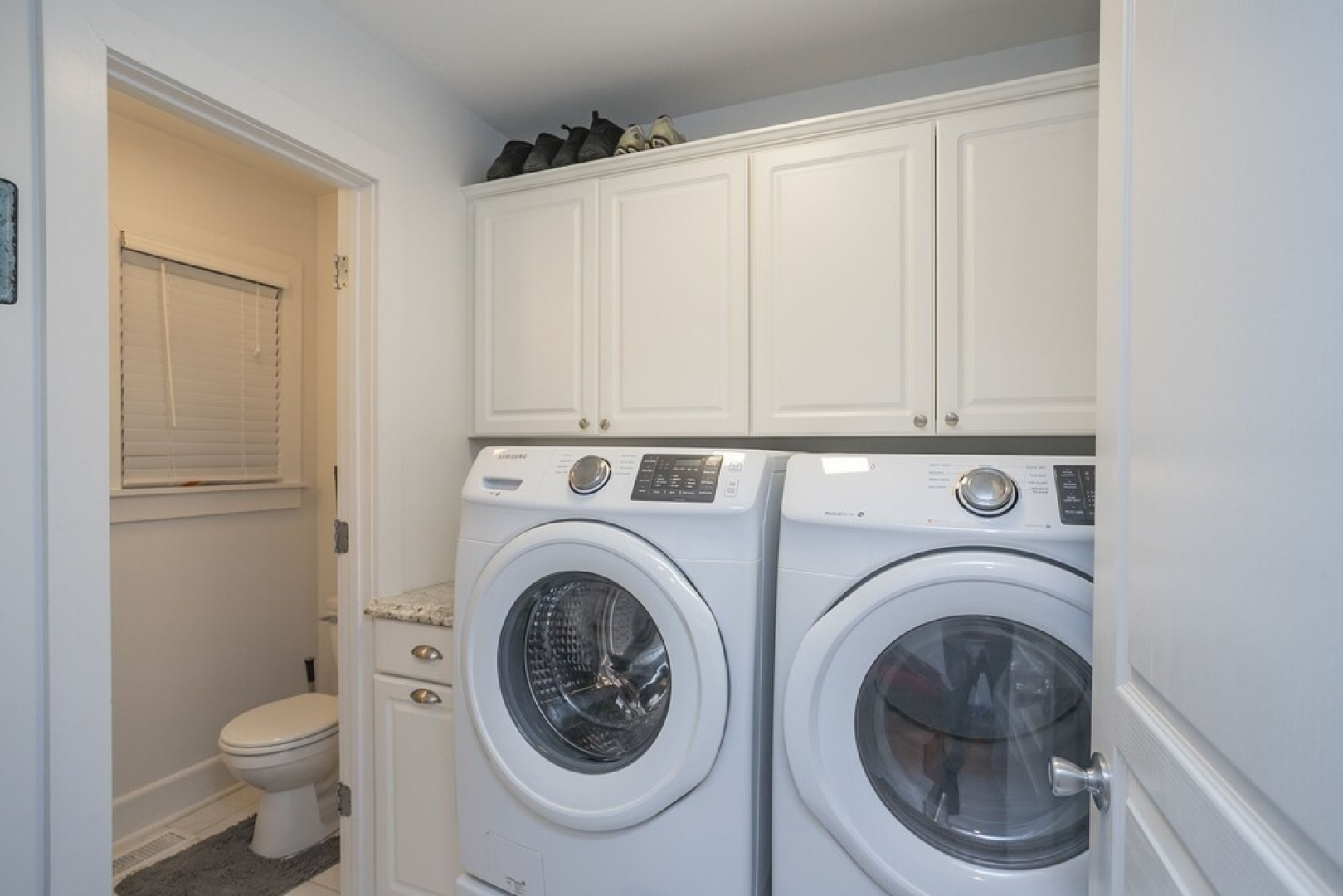 Modern Farmhouse Style Chalet with amazing Kentucky Lake views - Dock, Hottub and Firepit!