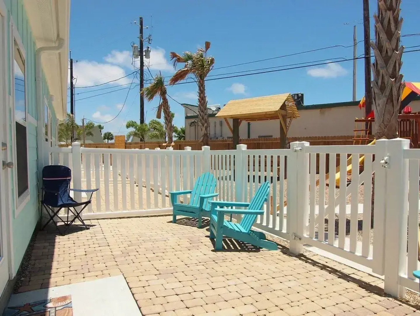 Nemo Cay Resort D142 Poolside by RedAwning