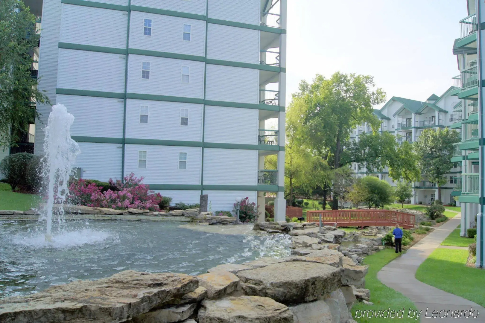 Surrey's Carriage Place Resort