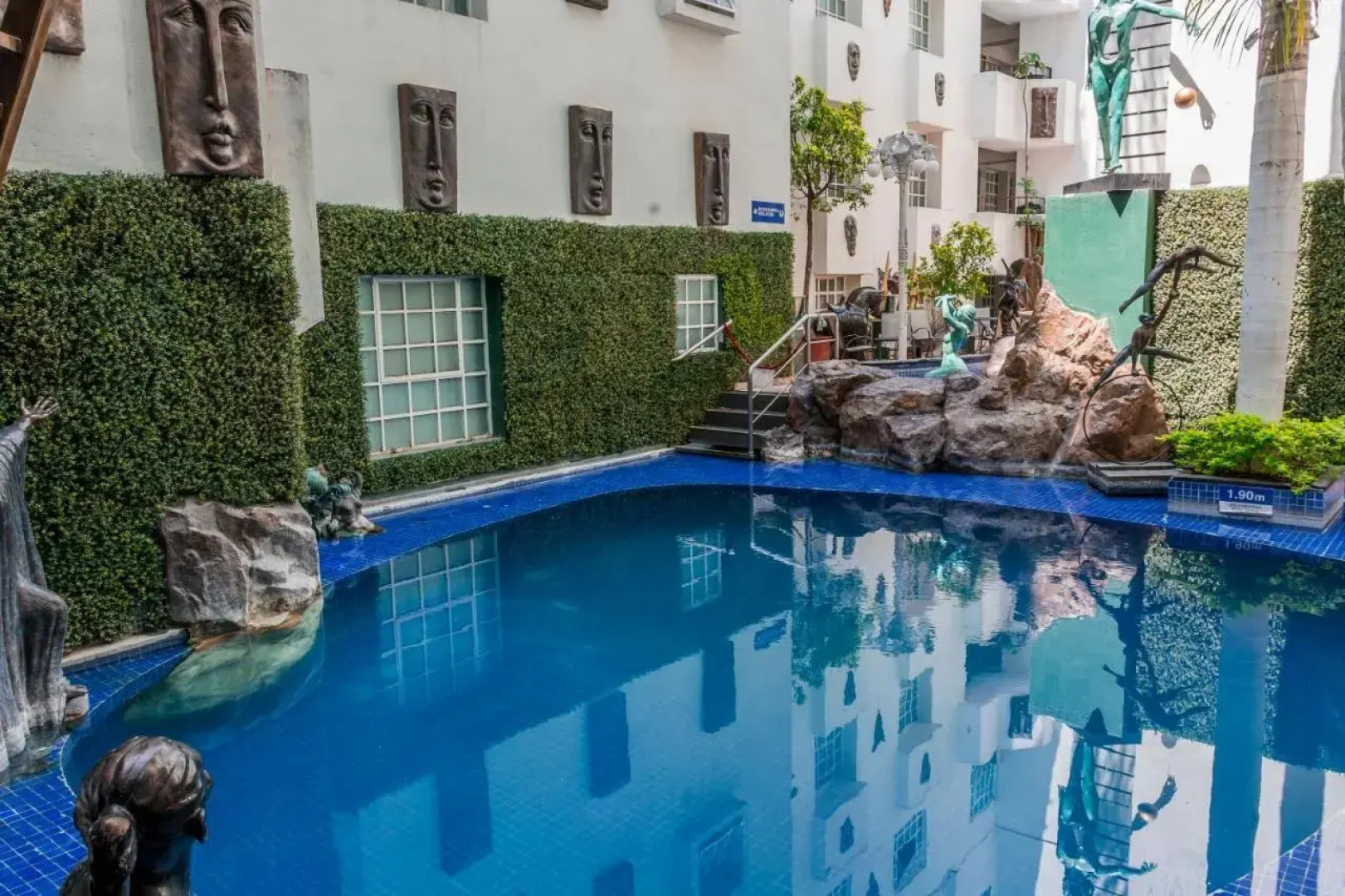 European Life Style Executive Suites & Gallery