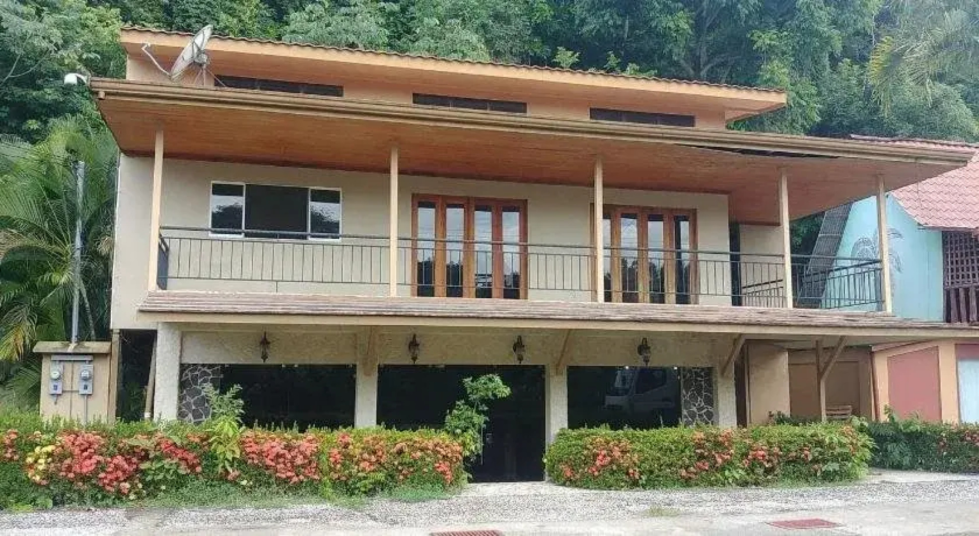 Cabinas & Restaurante Cristina