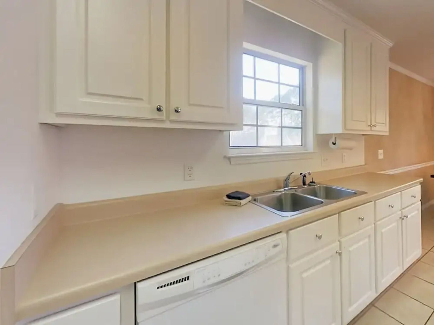 6703 Harbour Blvd Home 3 Bedrooms 2 Bathrooms Home