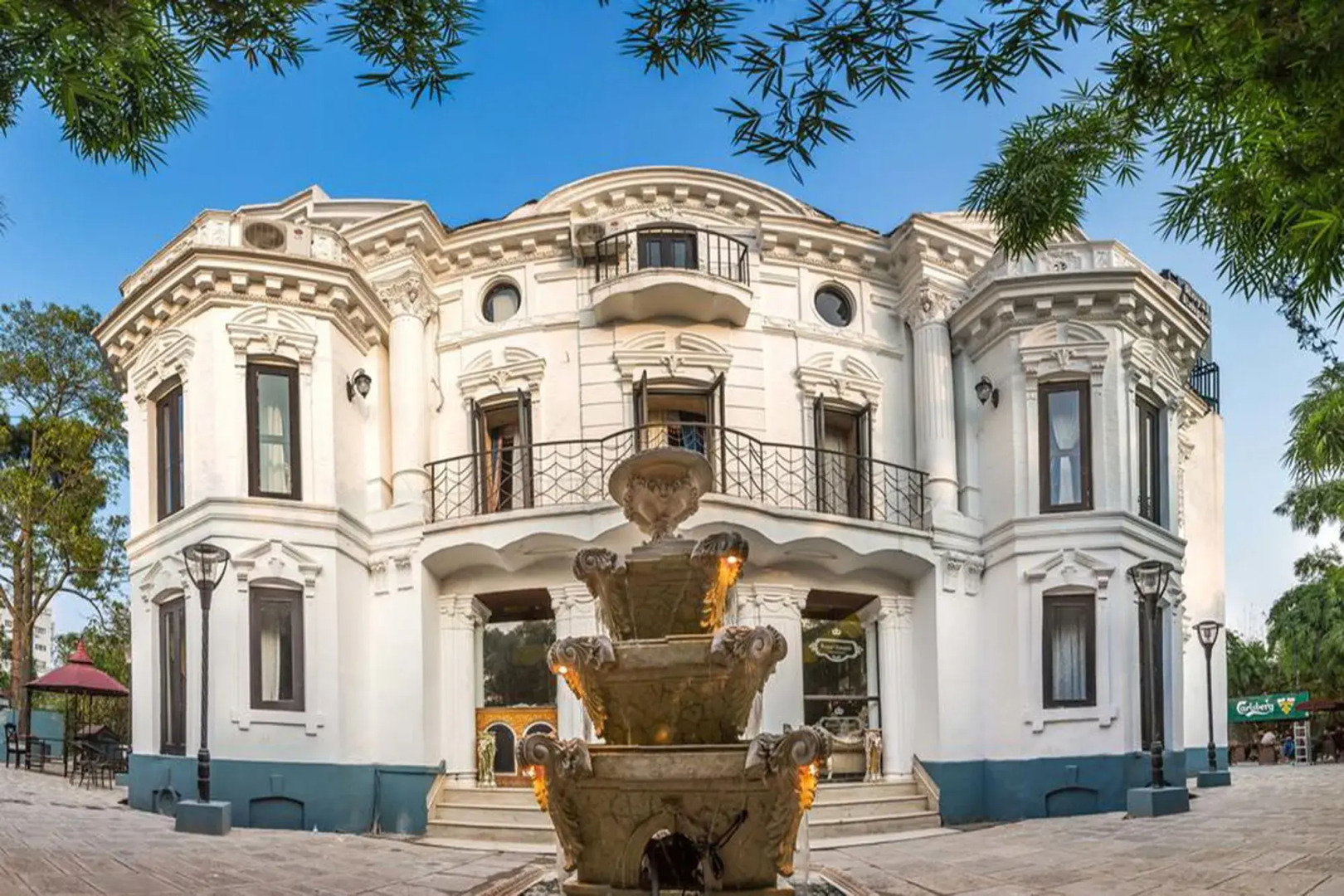 Royal Empire Boutique Hotel