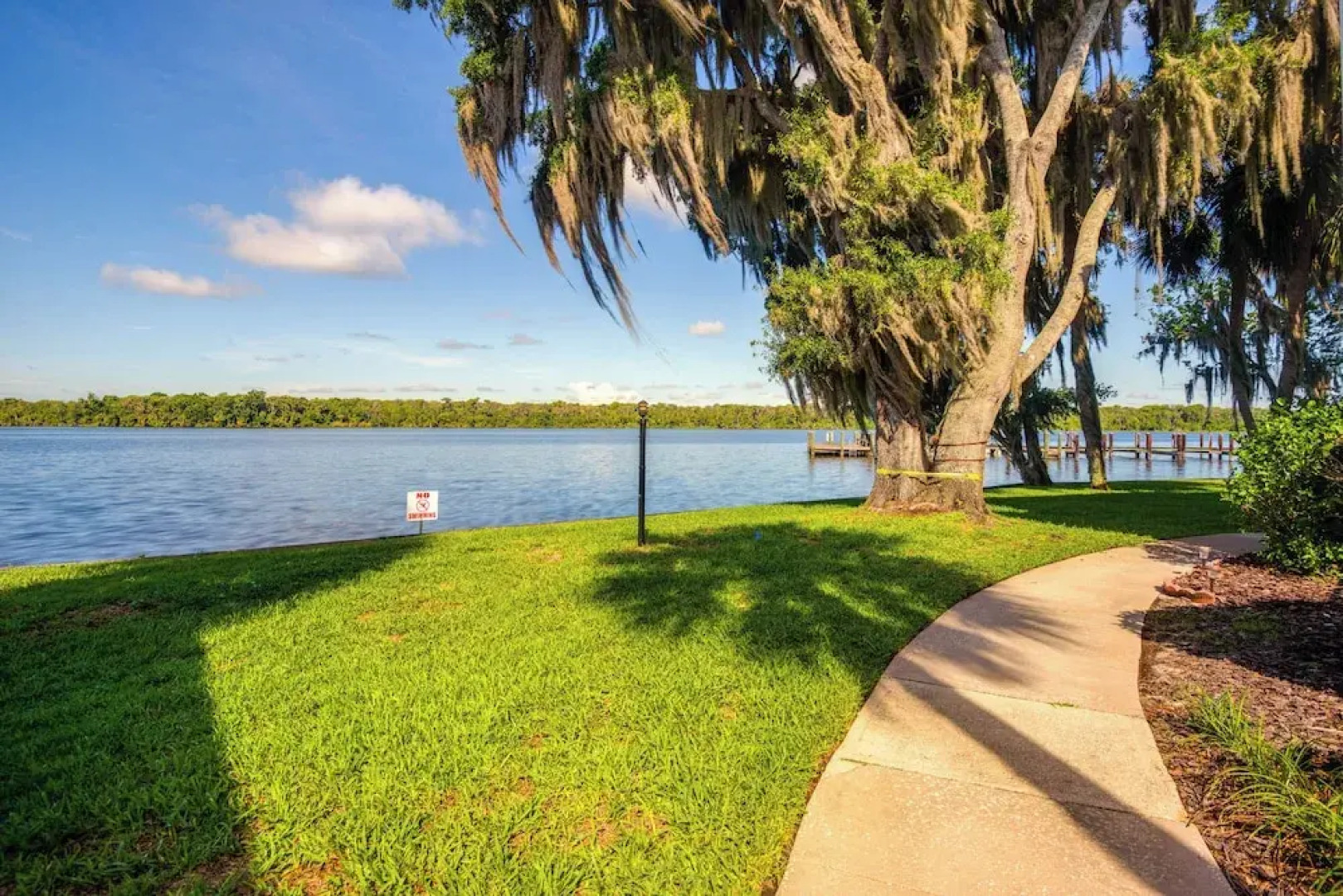 Pool Access & Lanai: Riverfront Welaka Condo!