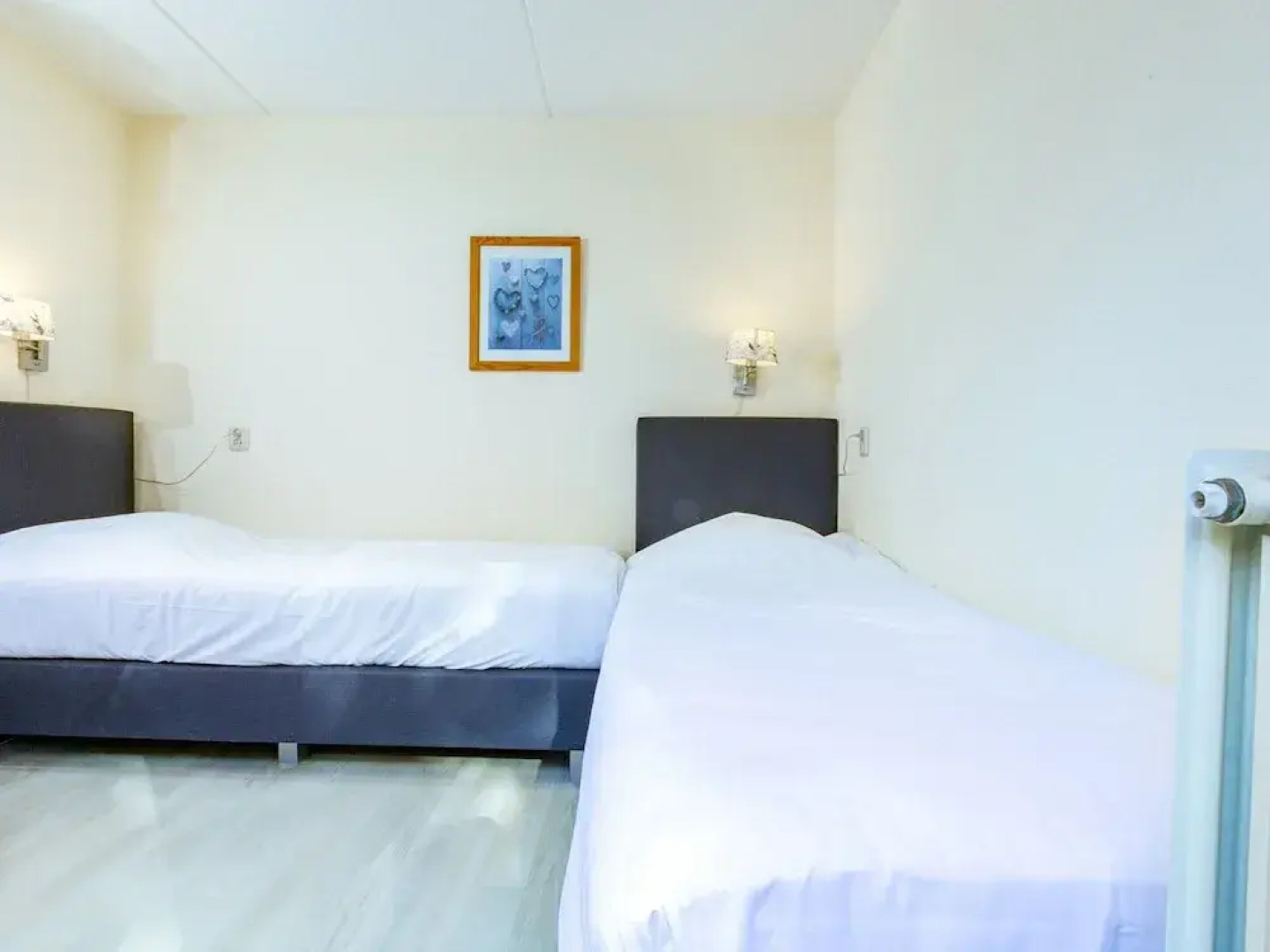 Restyled Holiday Home with Fireplace near Beach