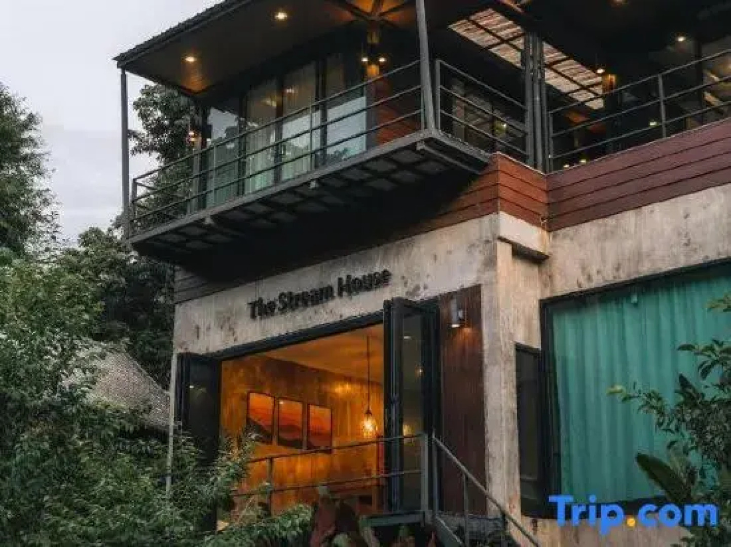 The Stream House at Mae Kampong