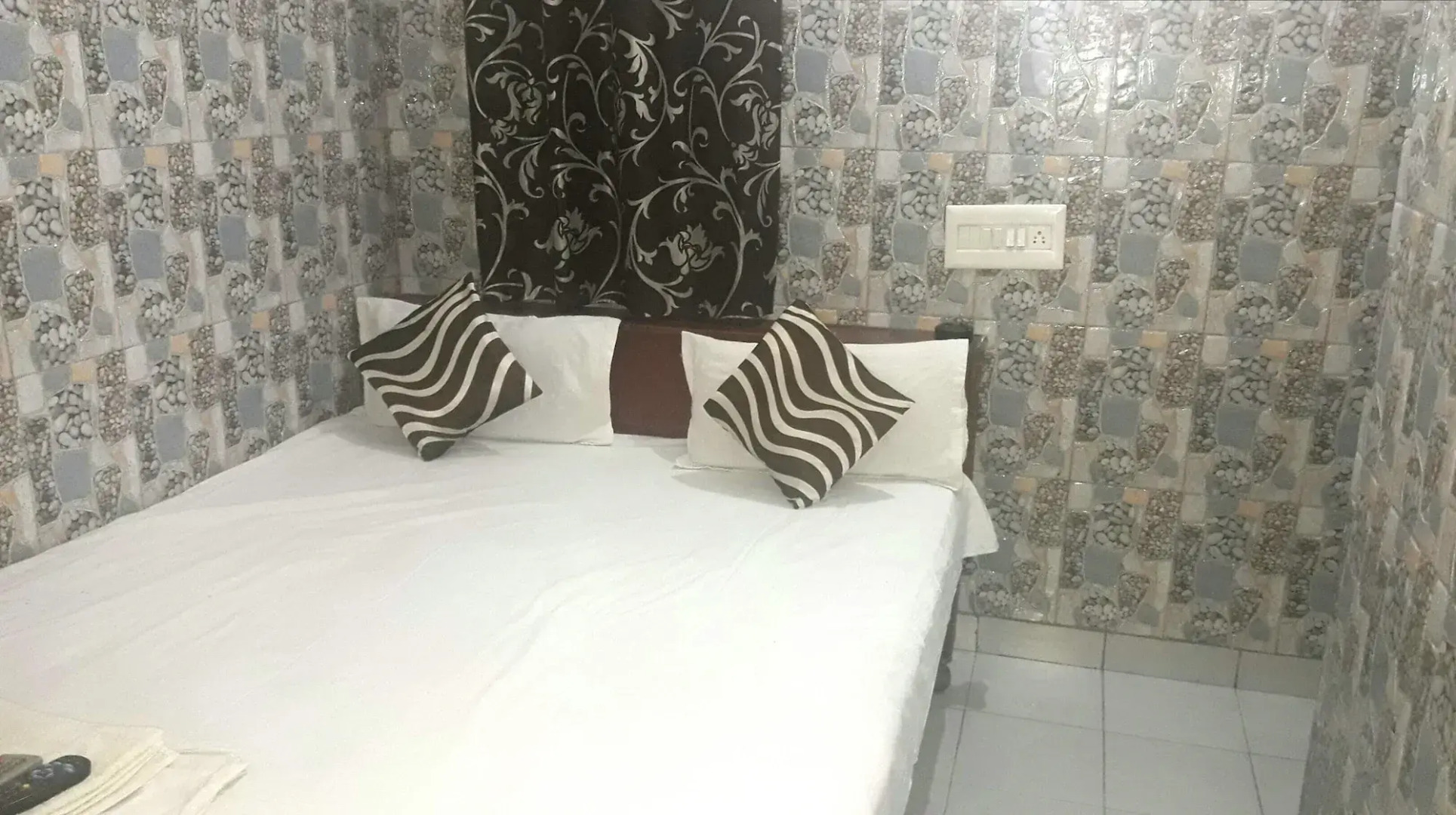 Rajdhani guest house