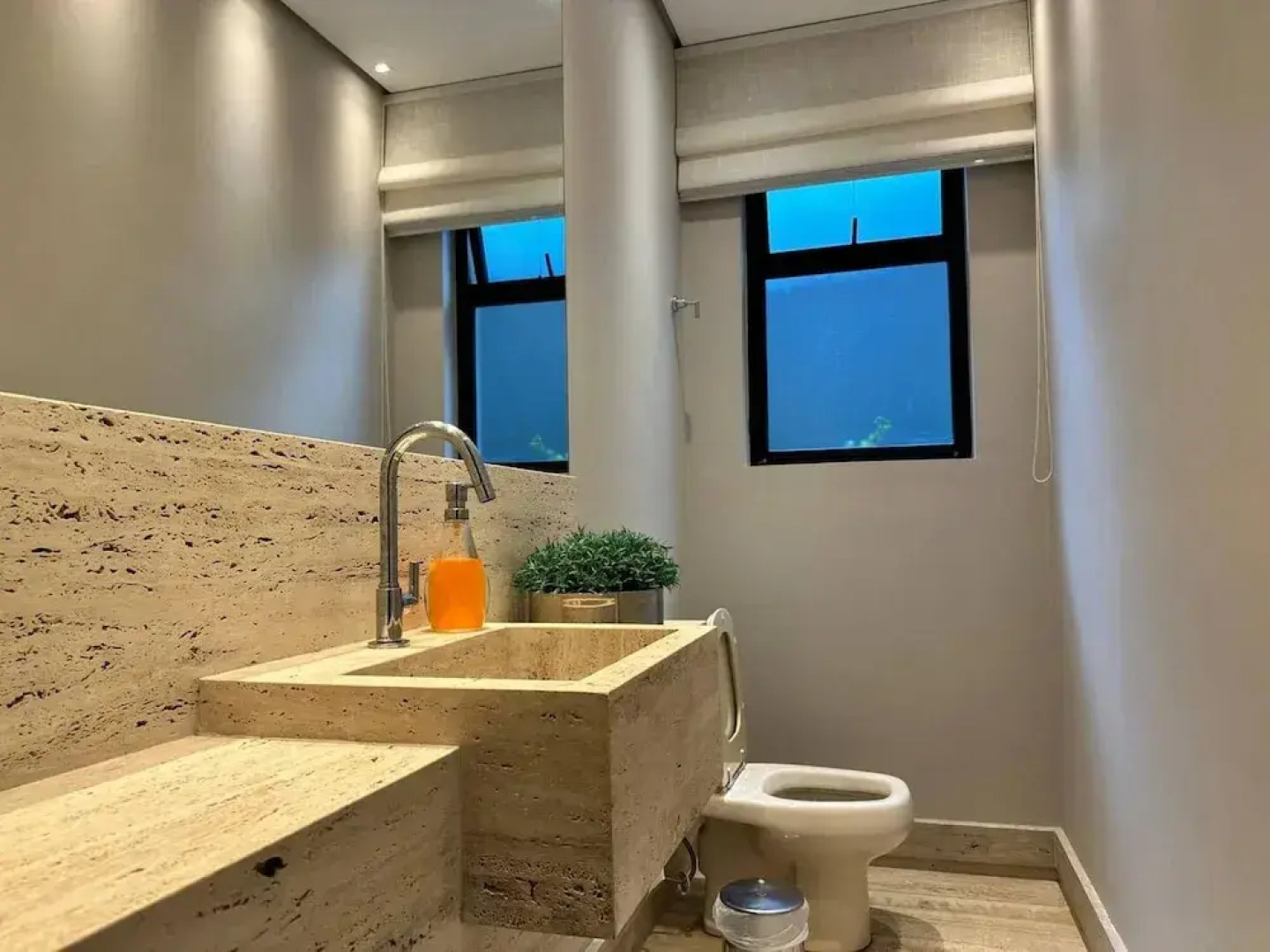 Mans o 6 Suites Riviera