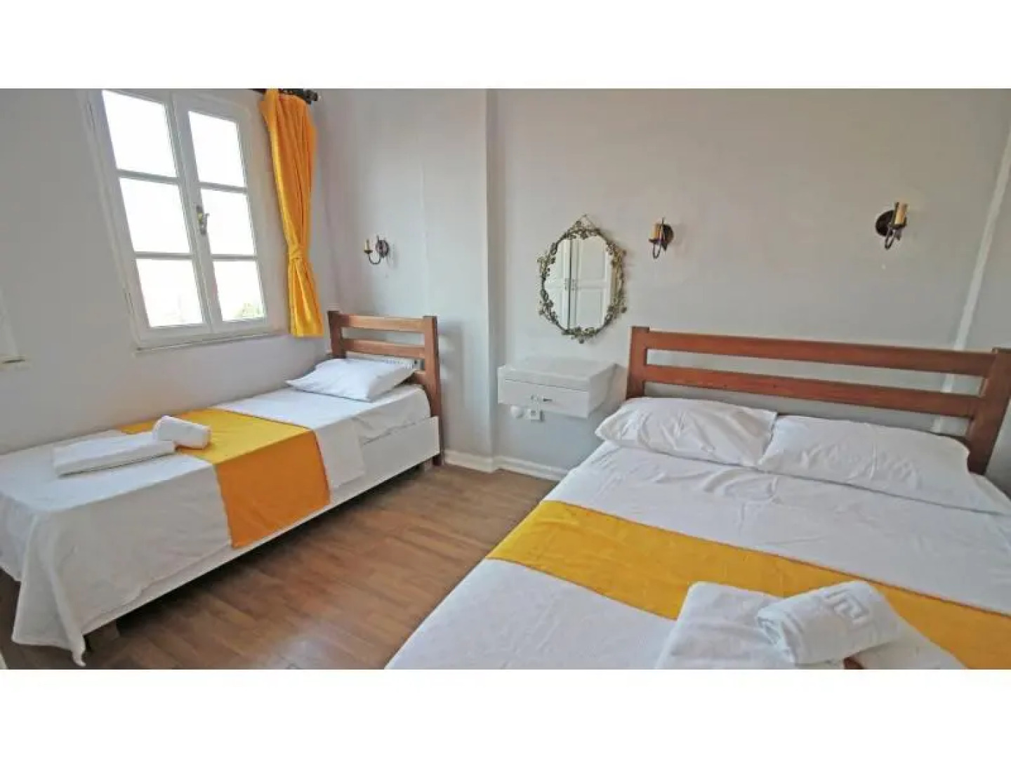 Eflatun Konukevi Bozcaada