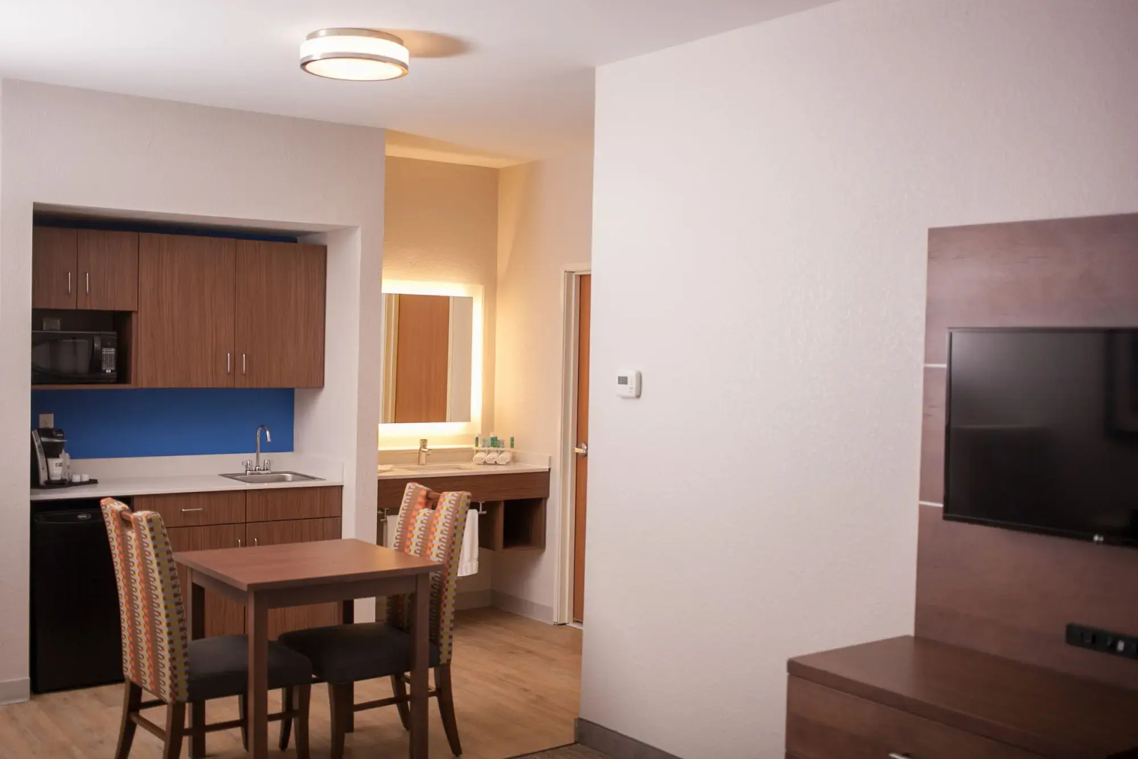 Holiday Inn Express Hotel & Suites by IHG