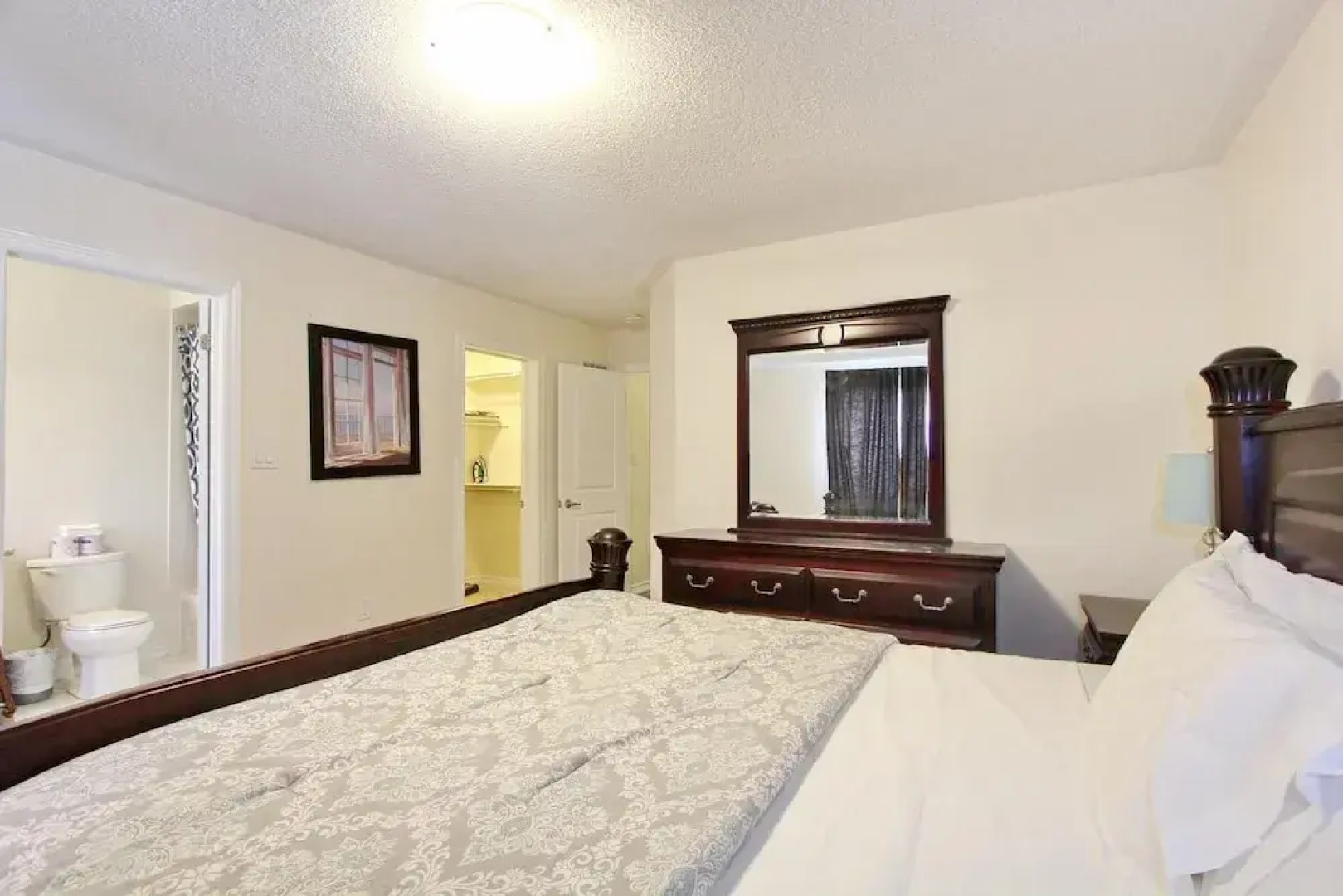 Executive Suite at Brampton House