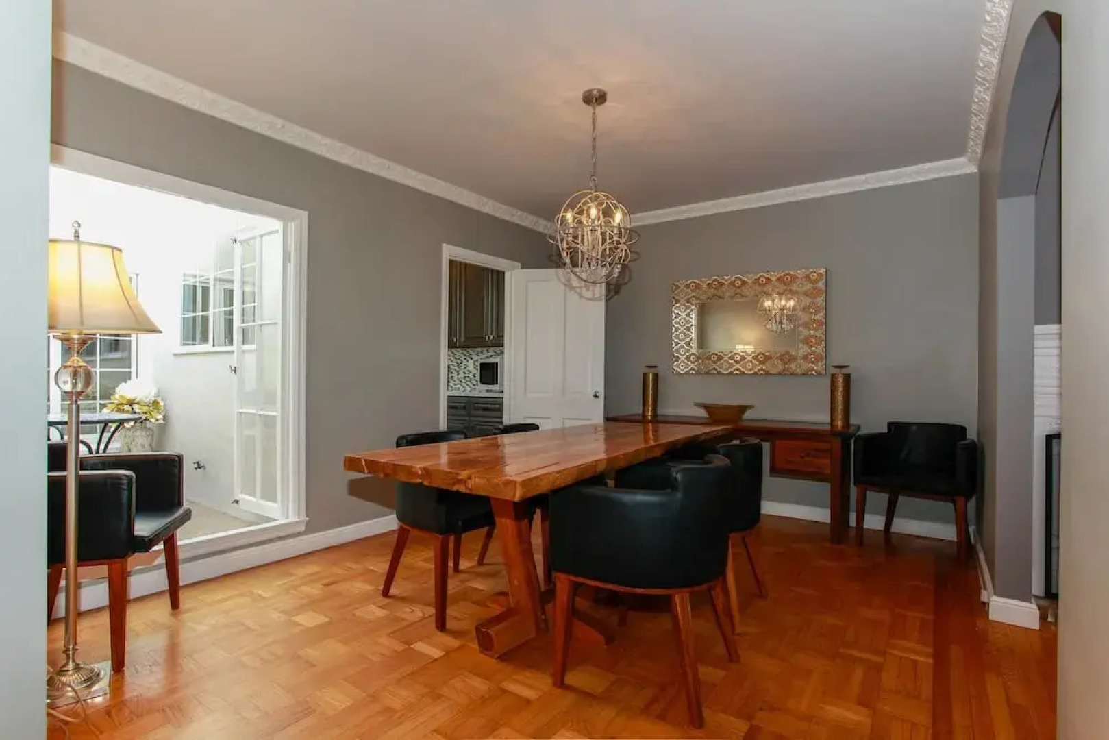 Stylish 2BR Sunset House W Parking by RedAwning