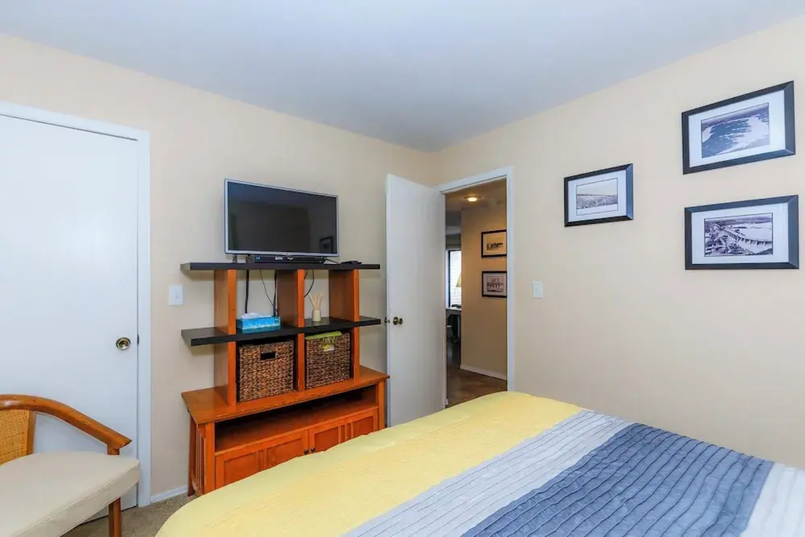 Pool Days & Water Fun Await: Lake Ozark Escape!