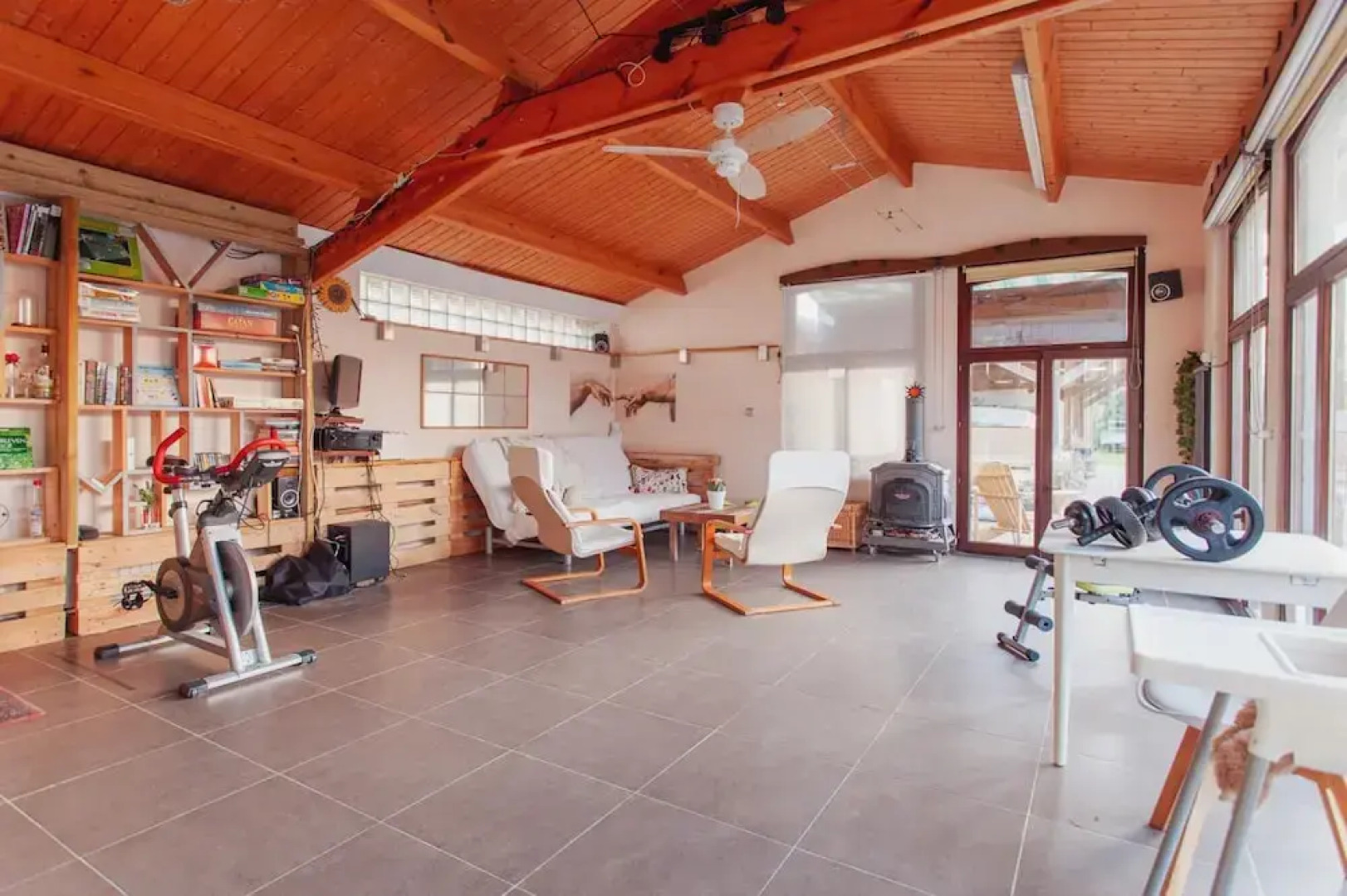 Authentic House With Playroom and Infrared Sauna