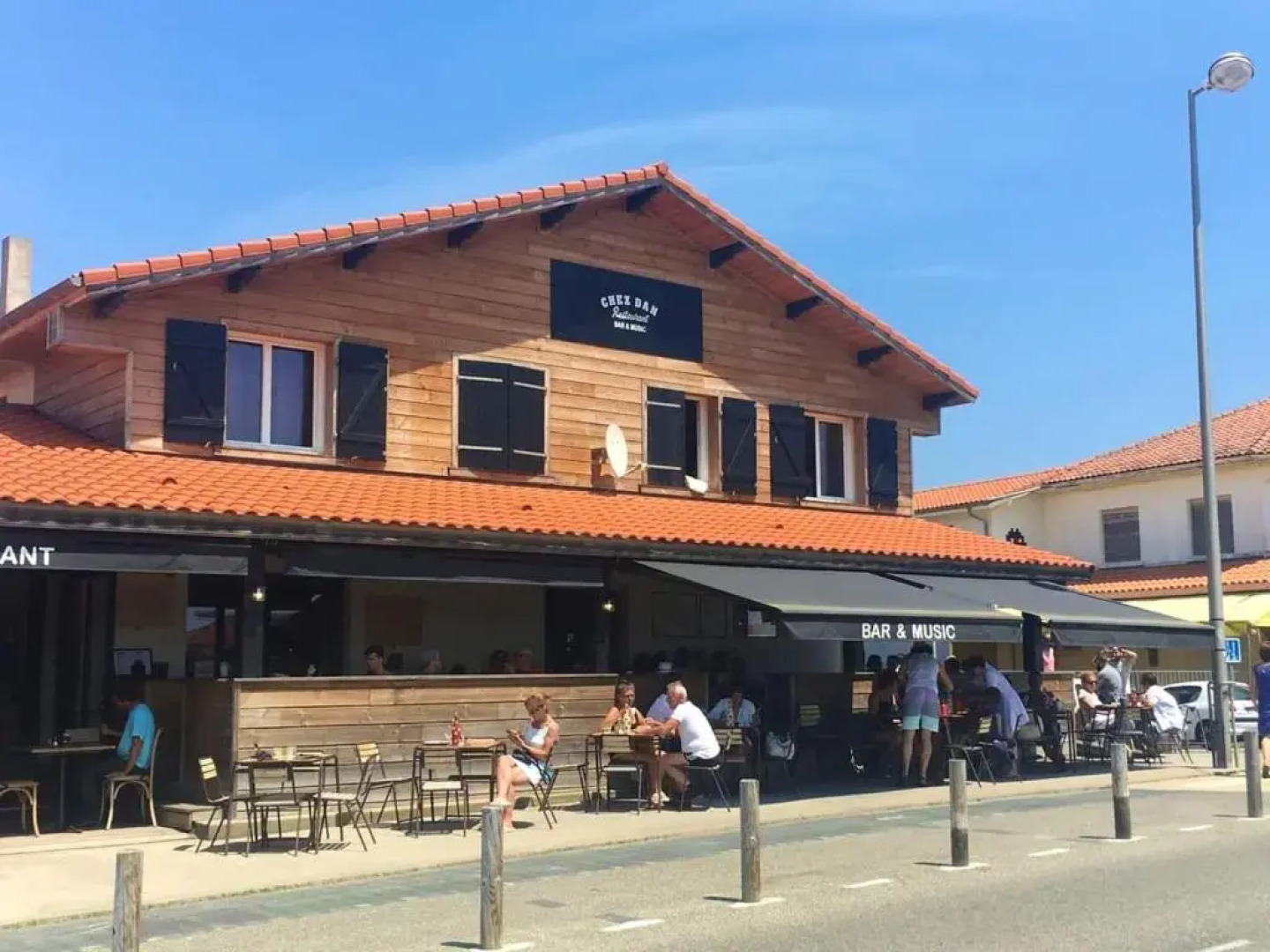 Bungalow de 3 chambres avec piscine partagee sauna et jardin a Saint Julien en Born C