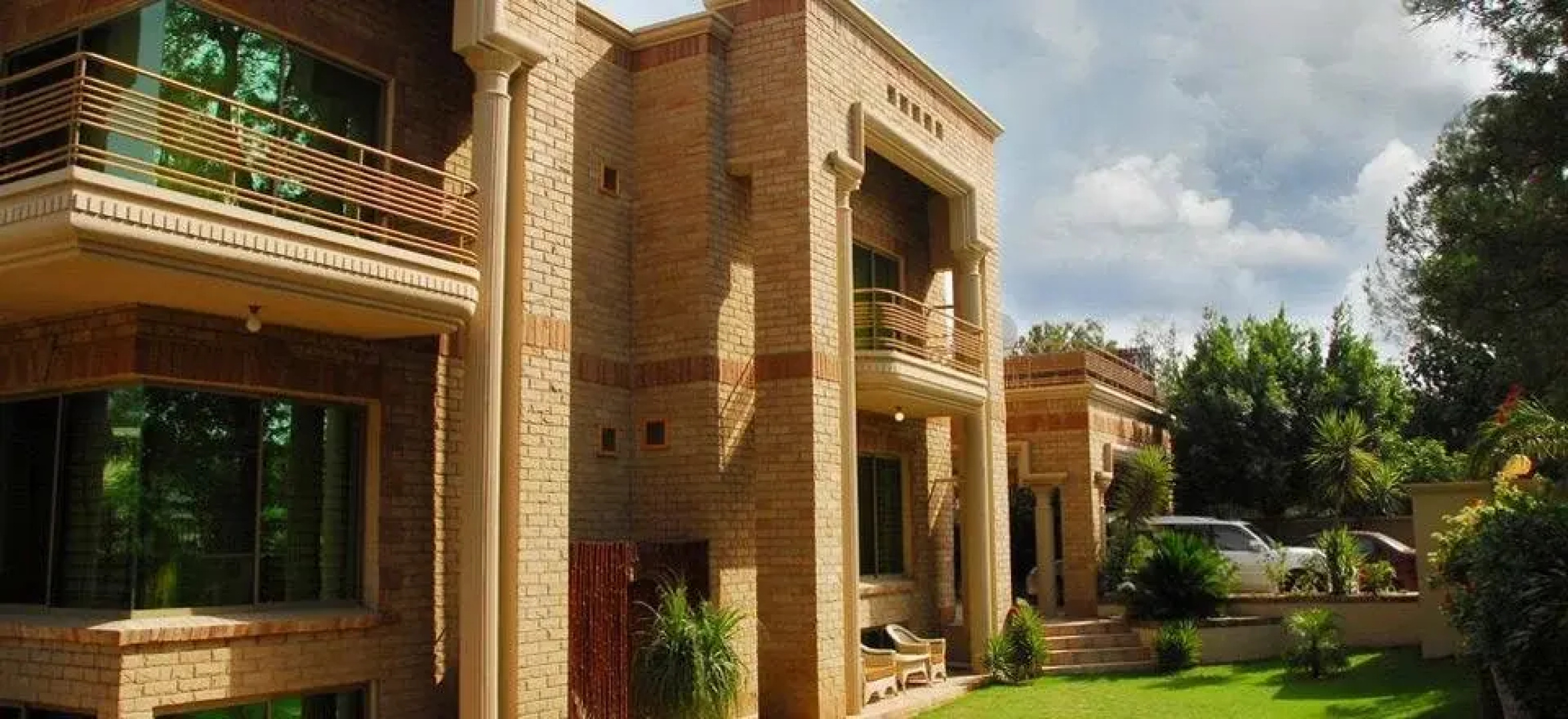 Avari Xpress - School Road
