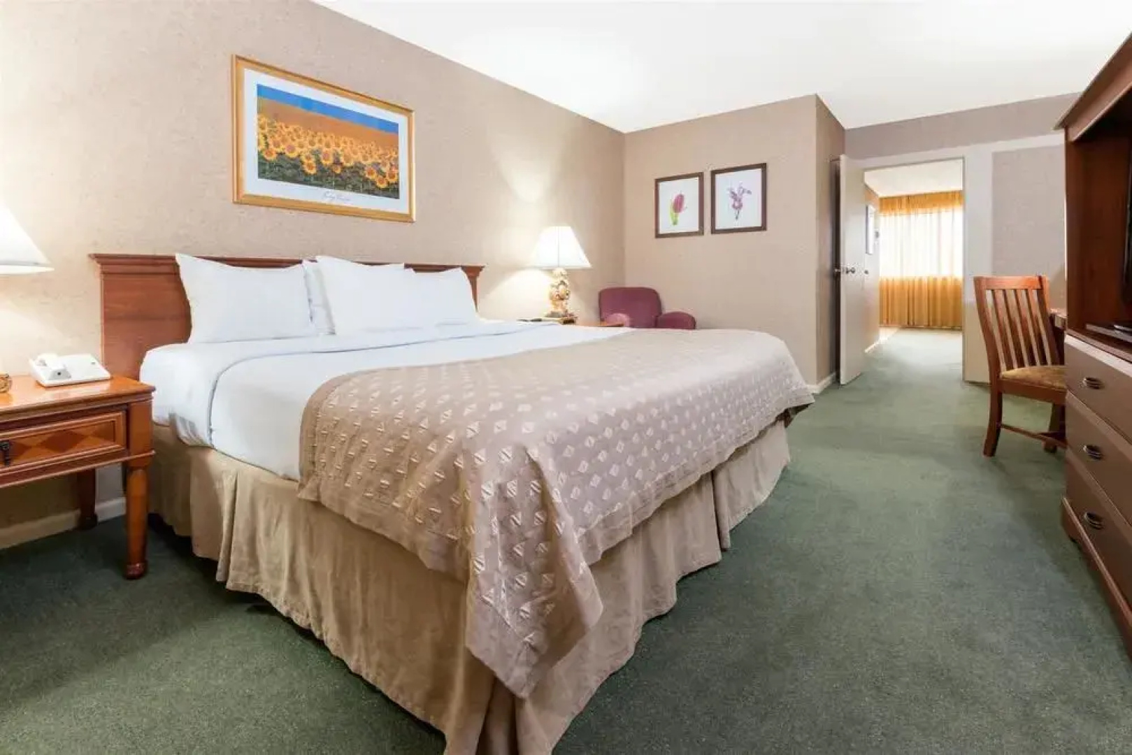 Ramada Topeka Downtown Hotel and Convention Center