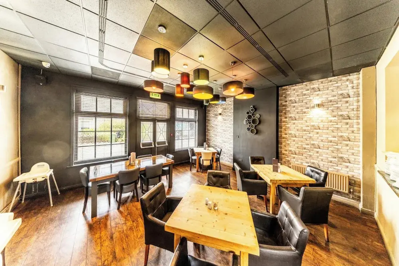 Lion Pub with Rooms