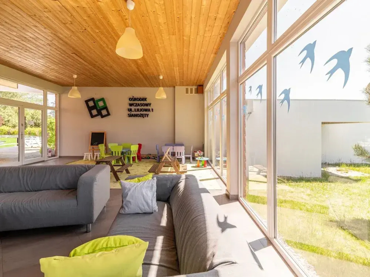 Holiday Homes With Pool, Close to the Beach