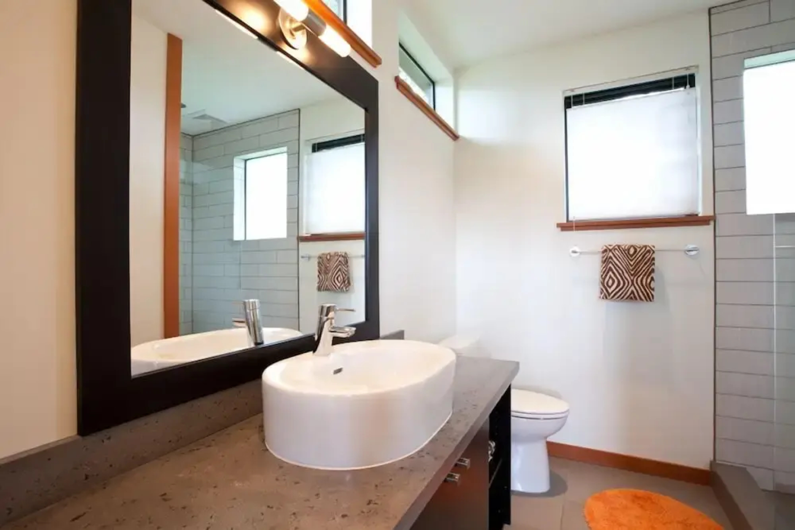 Bridge View Loft 3 Bedroom Condo by RedAwning
