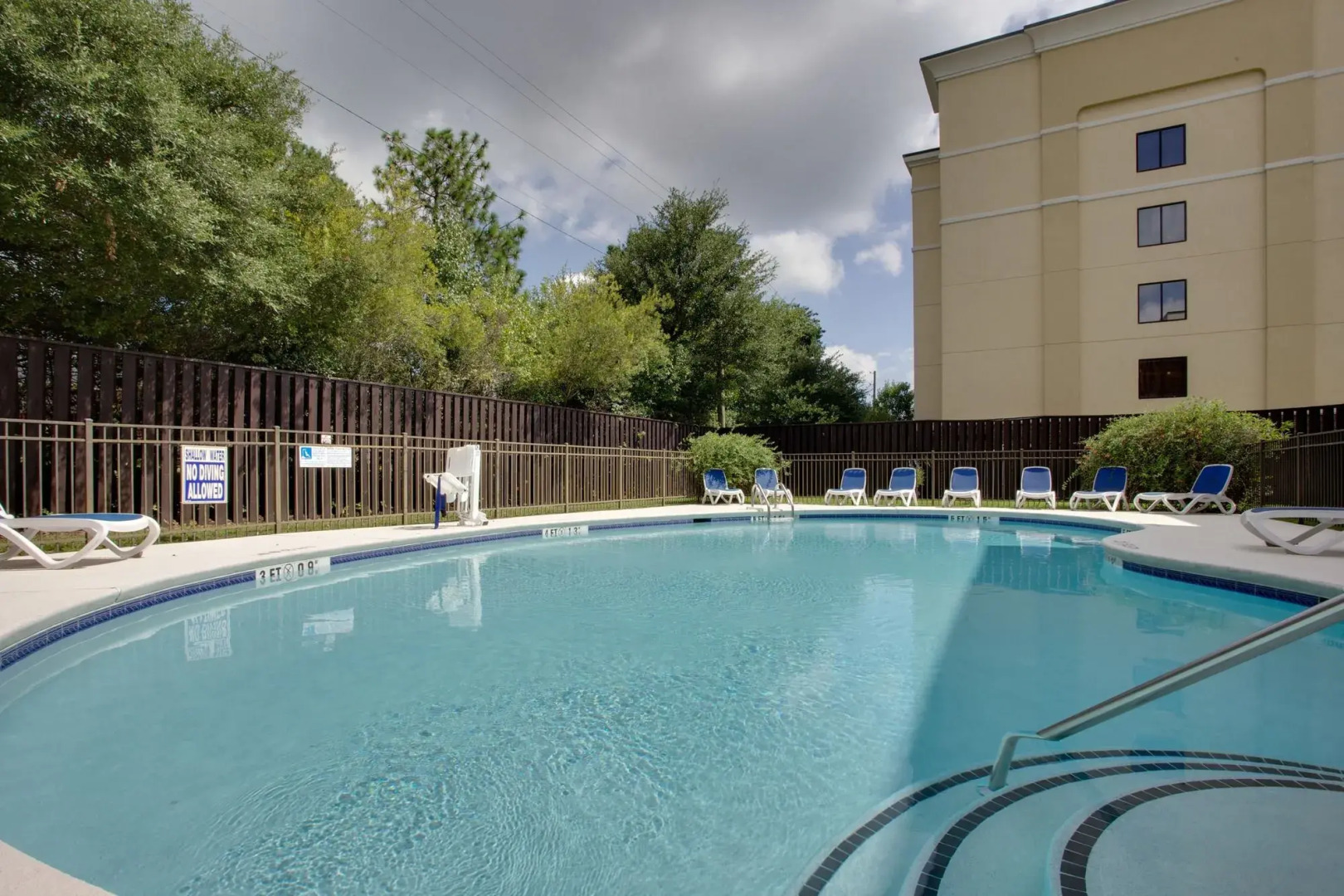 Holiday Inn Express & Suites Columbia-I-20 @ Clemson Rd by IHG