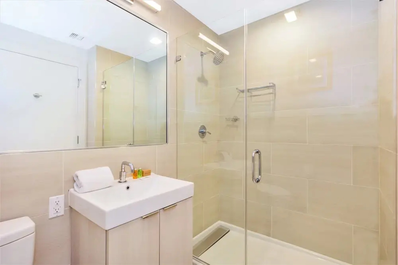 Dharma Home Suites Hoboken at Grand