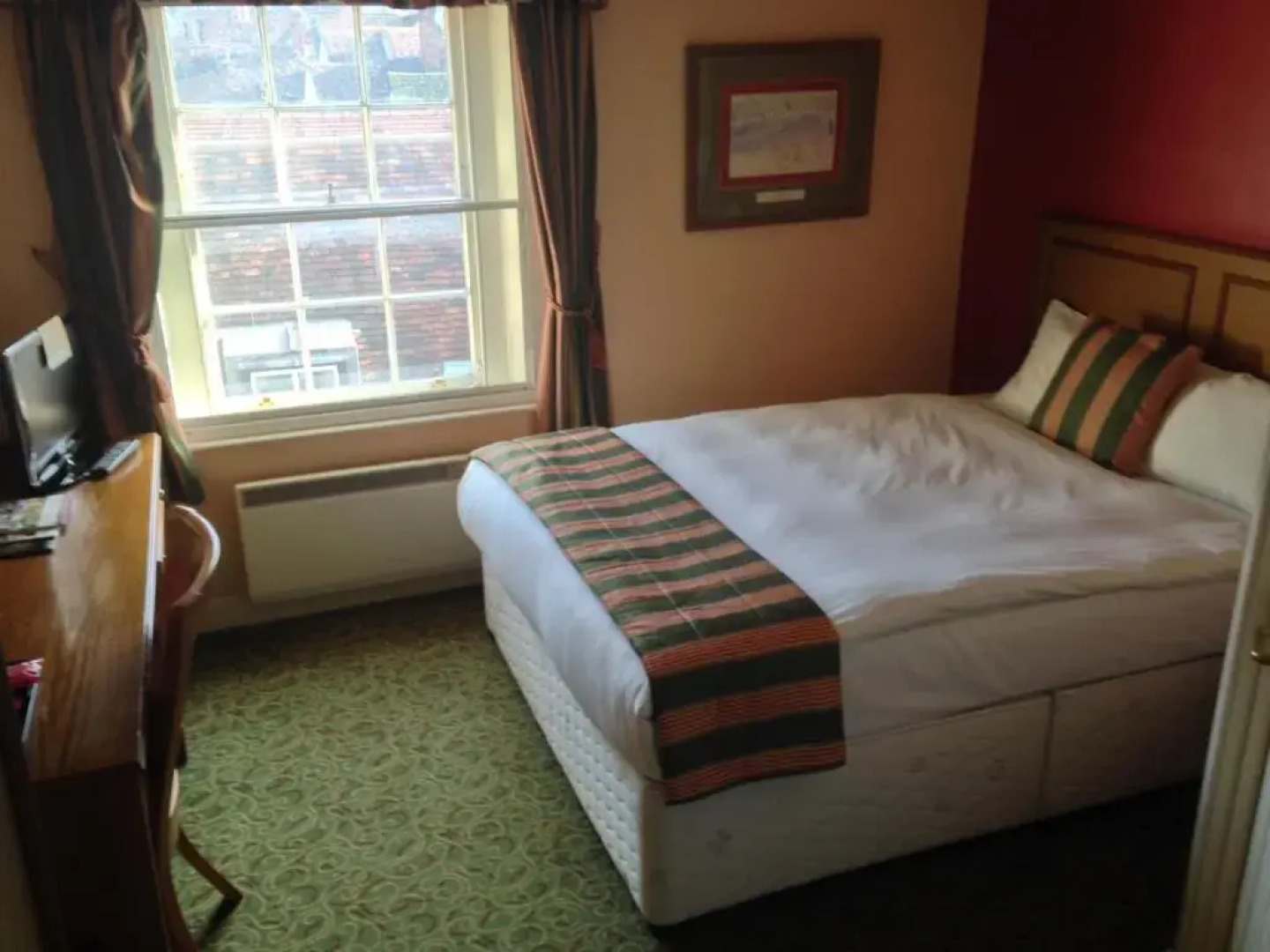 The Catherine Wheel Wetherspoon Hotel