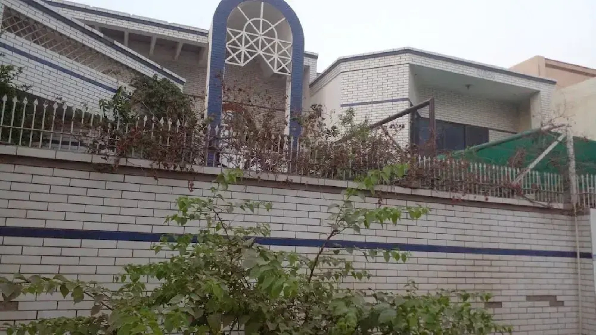 Hotel Paradise & Restaurent