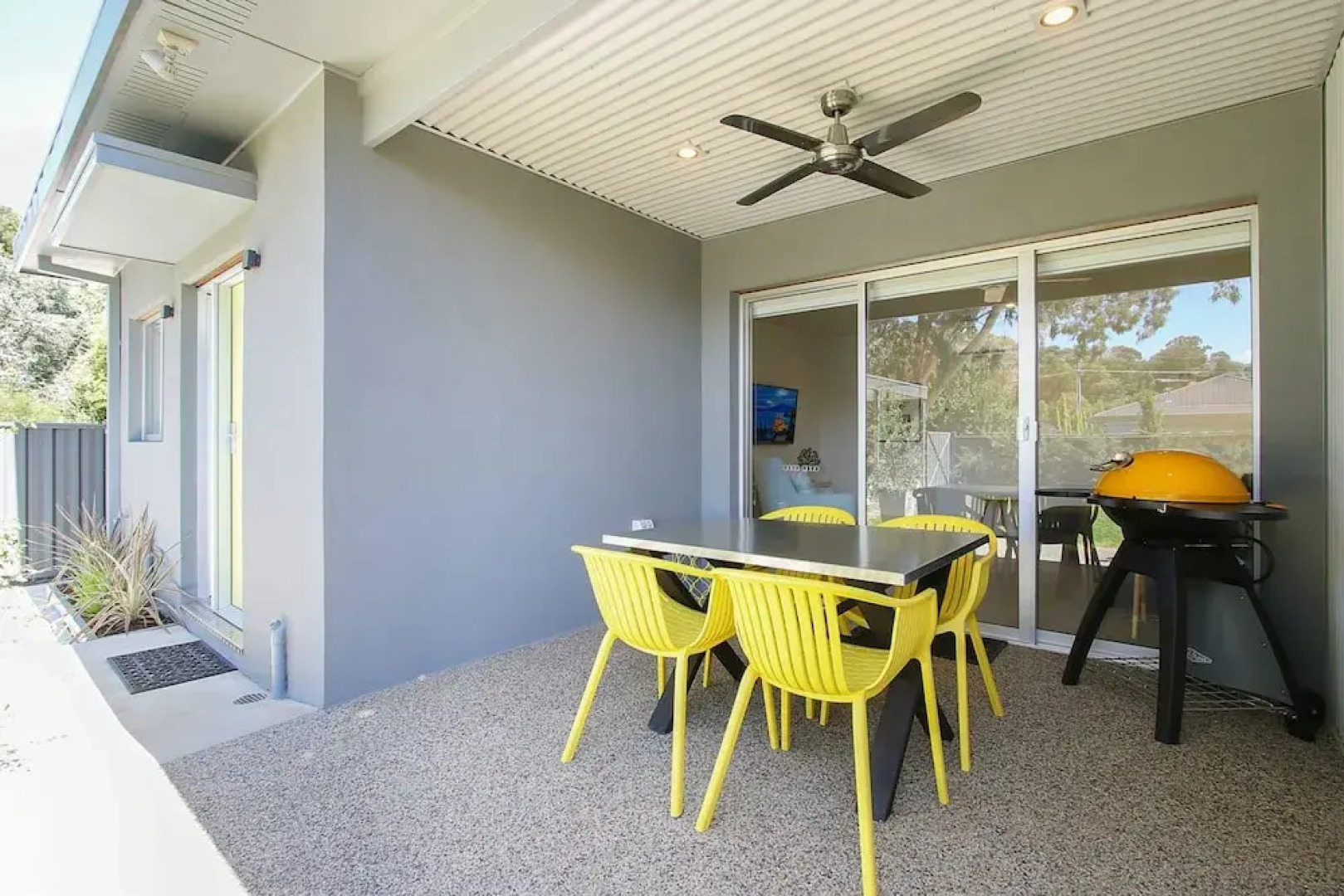 18 on Rayner - swish apartment Myrtleford