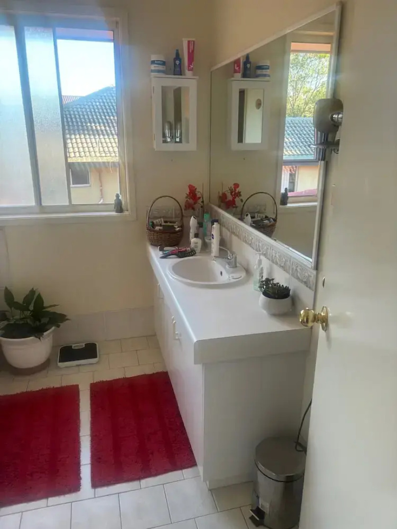 Lakeside Manor 2 Private Bedrooms with amenities