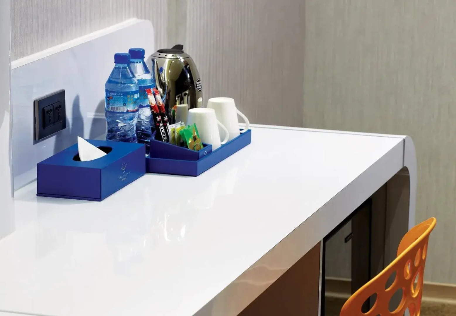 Airline lnn Green Park Way