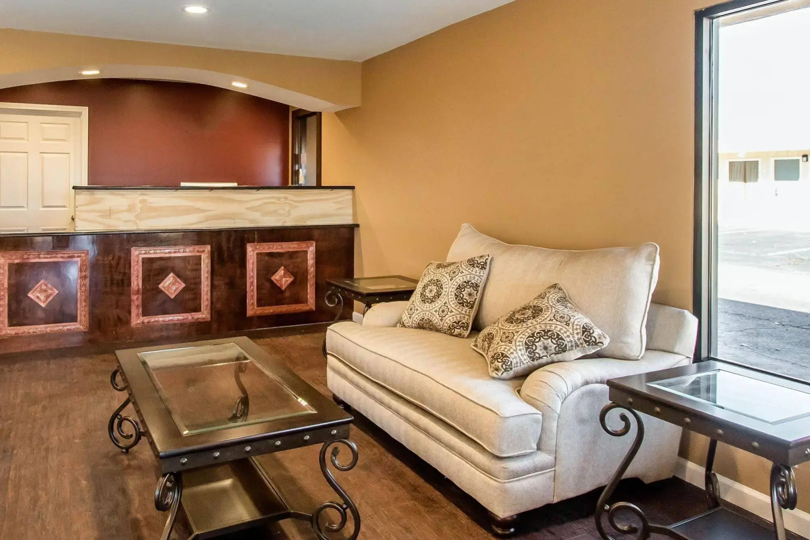 Rodeway Inn & Suites