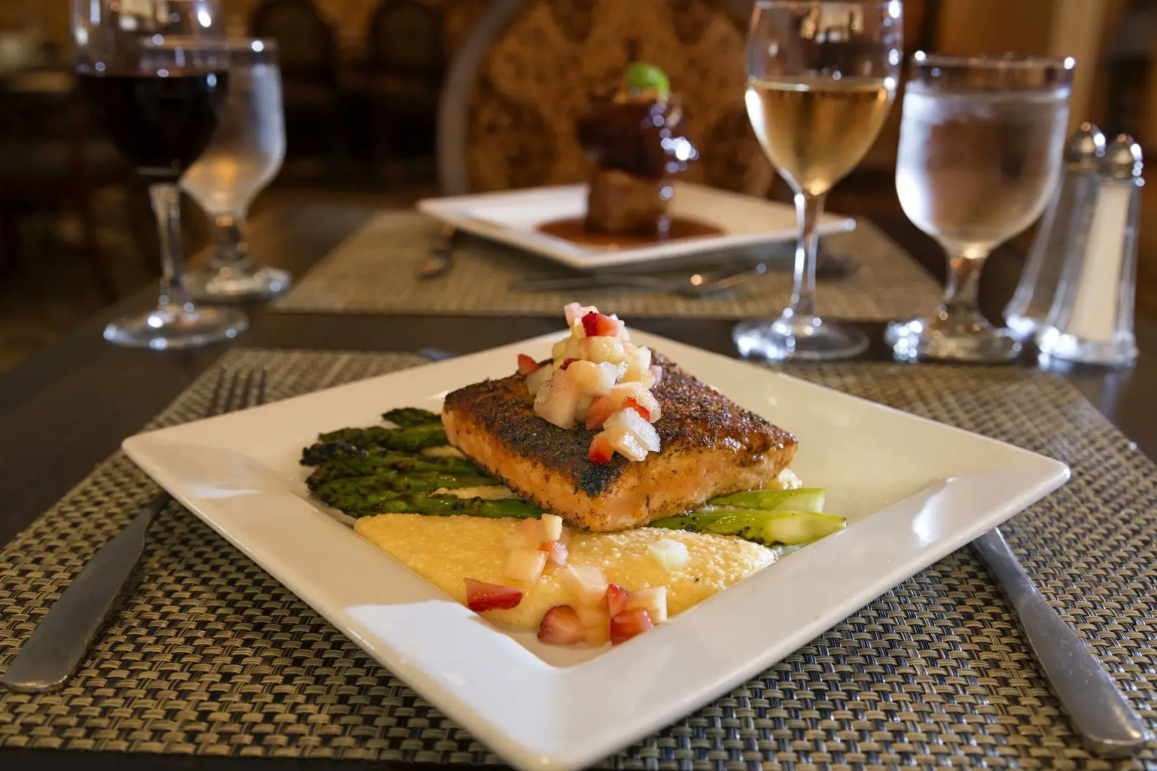 DoubleTree by Hilton Washington Meadow Lands Casino Area