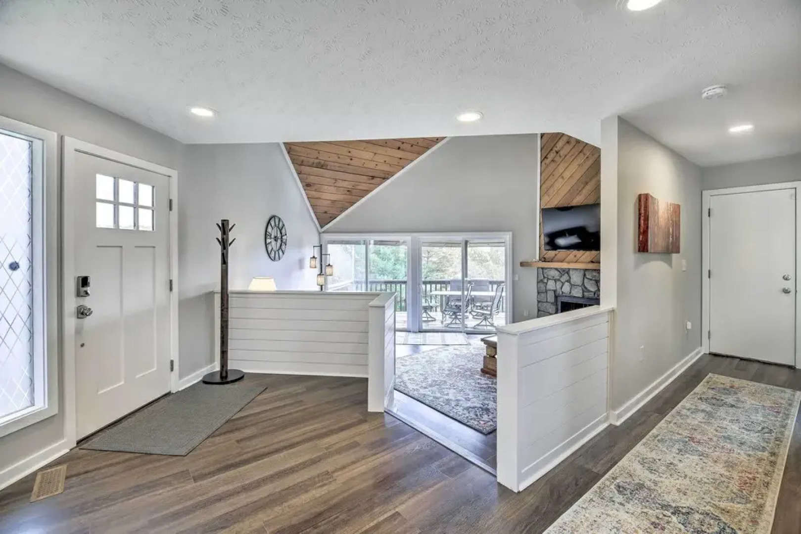 Updated Kingsport Home w/ Deck + Mtn Views!