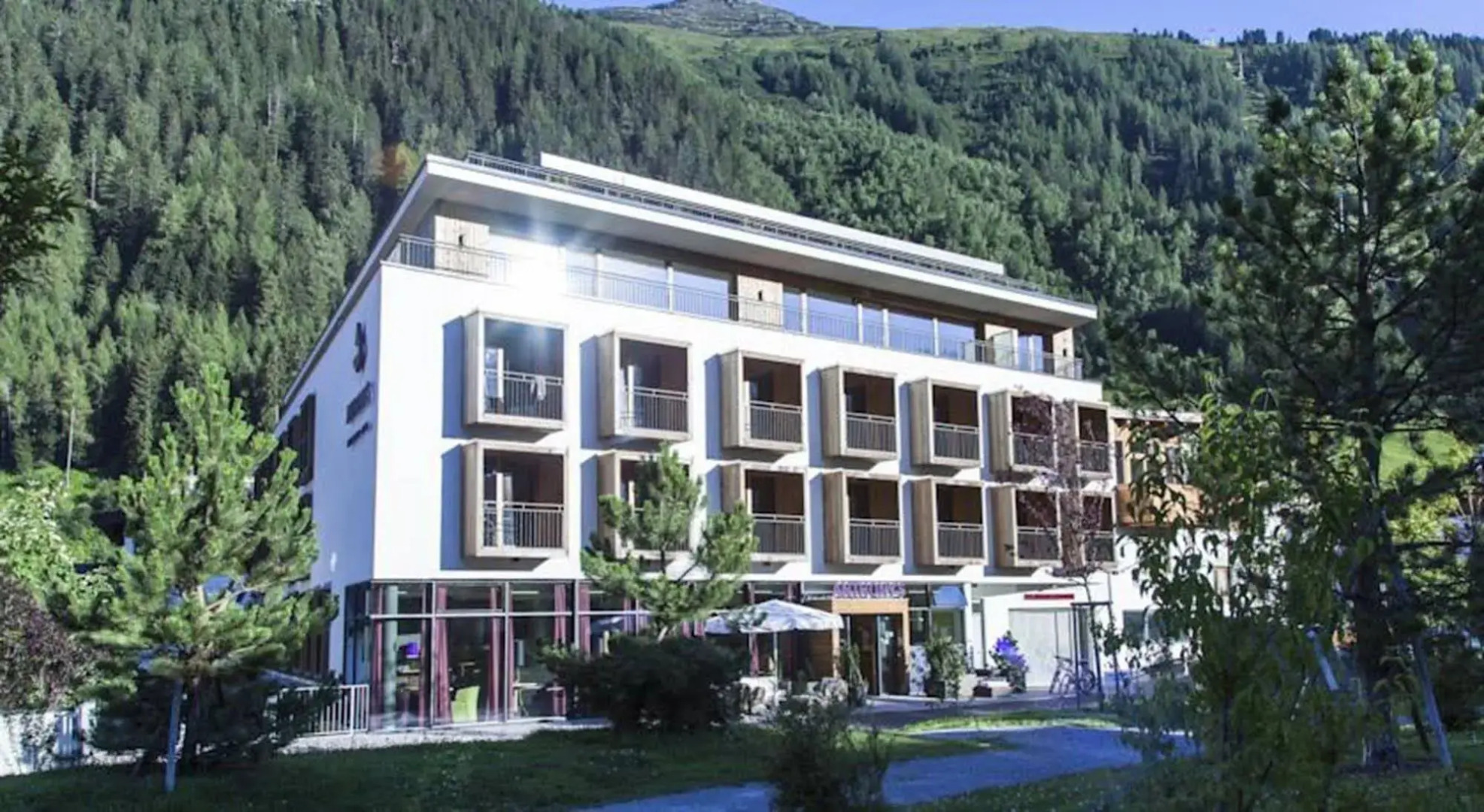 Anthony's Life & Style Hotel