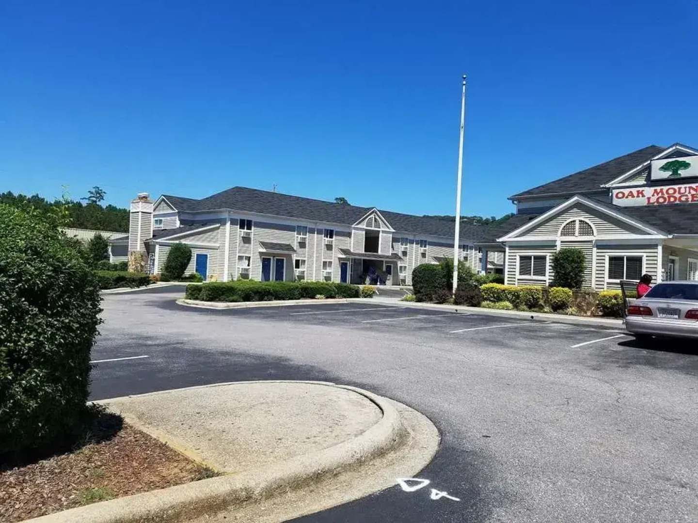 Budgetel Inn & Suites