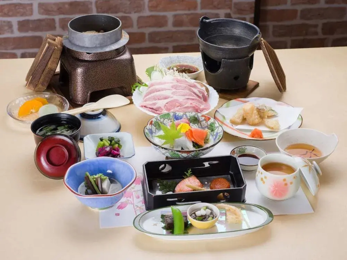 Shima Onsen Yuzurihaso Hot spring Inn