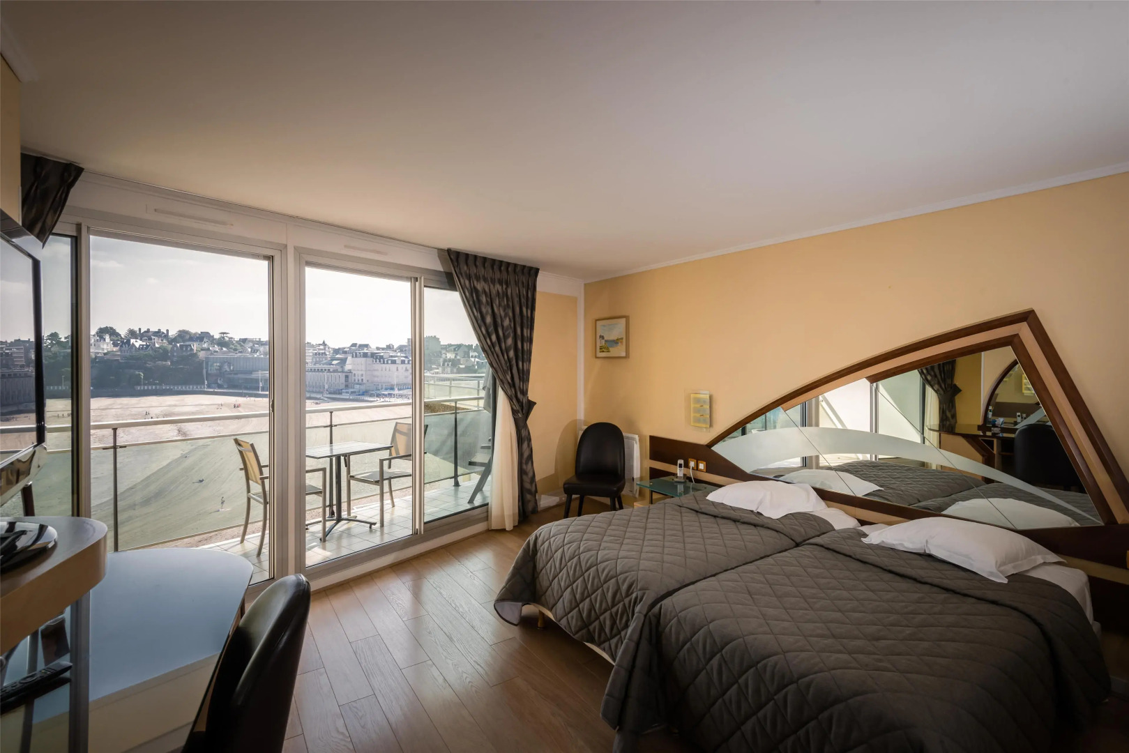 Le Crystal Dinard, Sure Hotel Collection by Best Western