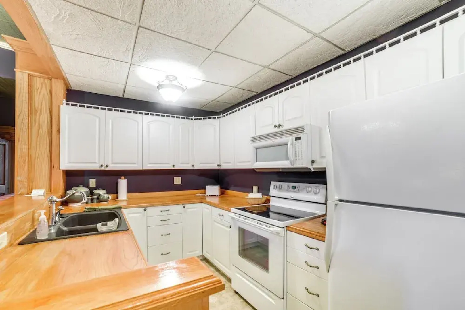 Yankton Apt: 1 Mi to Mount Marty University!