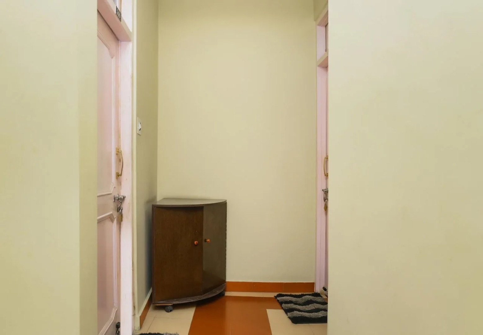 Hotel Mansarovar by OYO