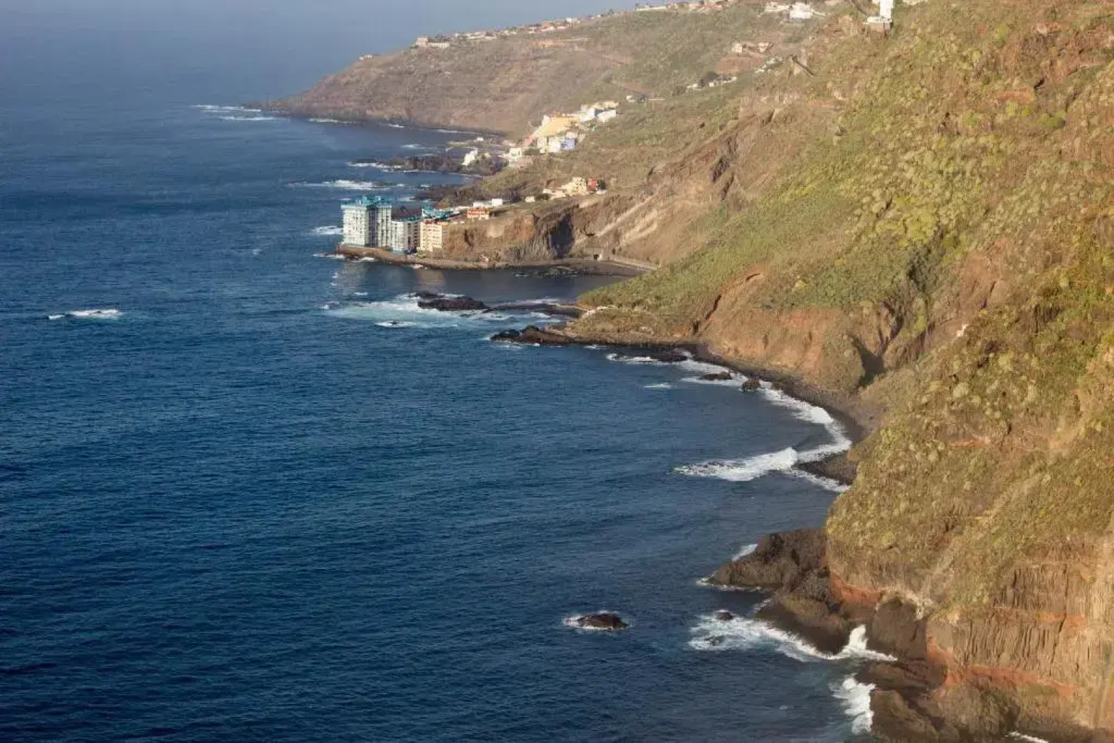 Acogedor apartamento con vista al mar.