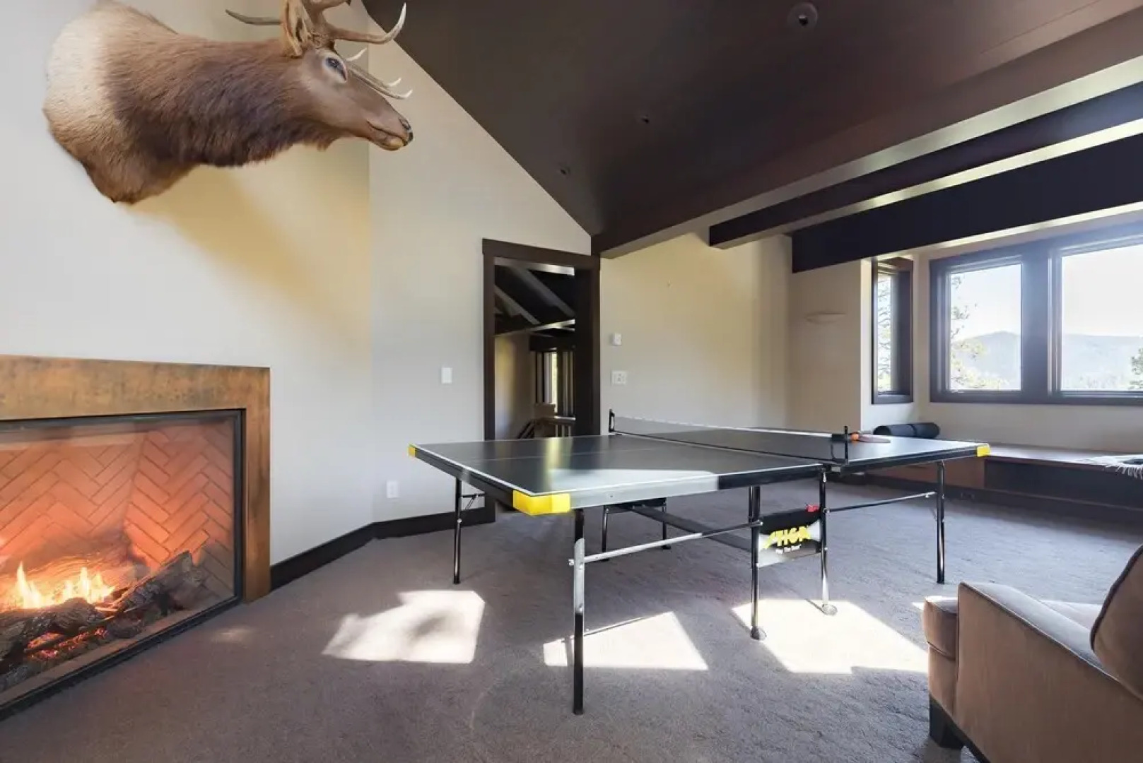Bronson by AvantStay | Sleeps 17! On the Slopes! Squaw Valley w/Hot Tub&Fire Pit