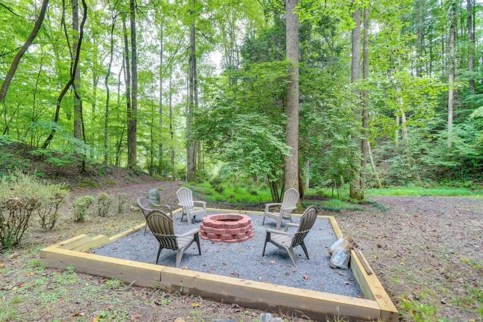 Wooded Blue Ridge Cabin: 2 Decks, Fire Pit!