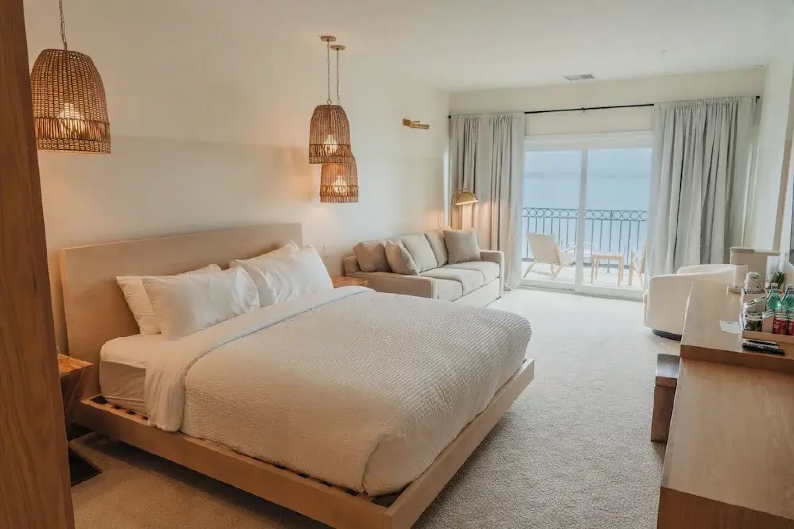 The Shoreline Hotel