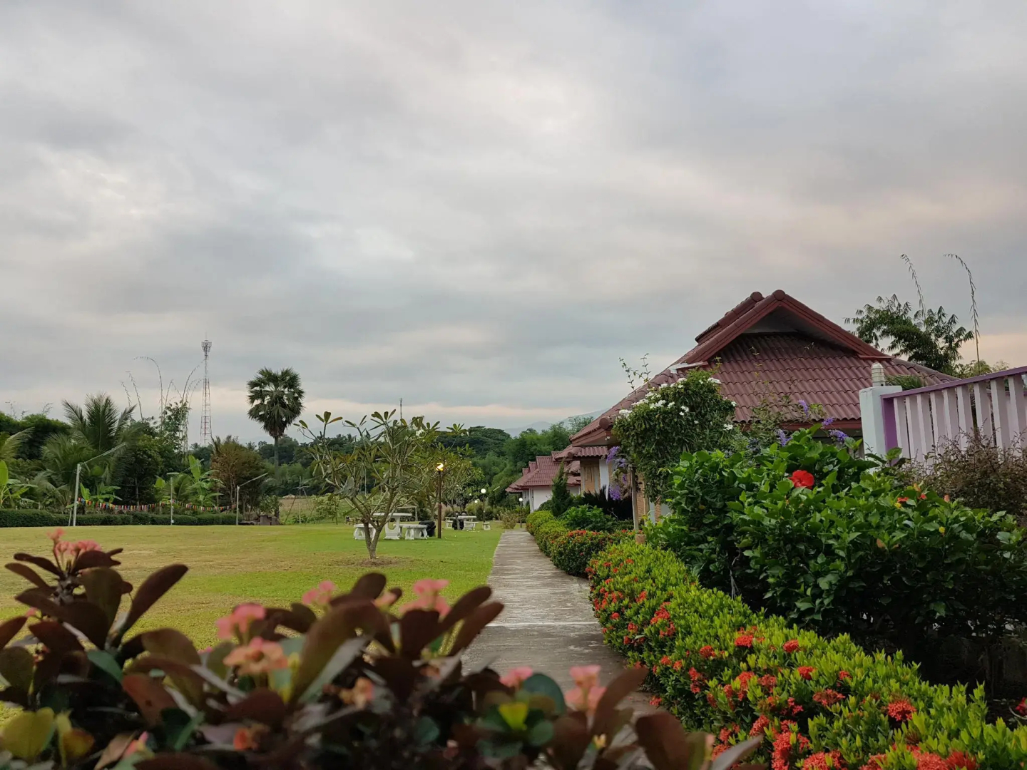 Mae Klang Ban yen hill