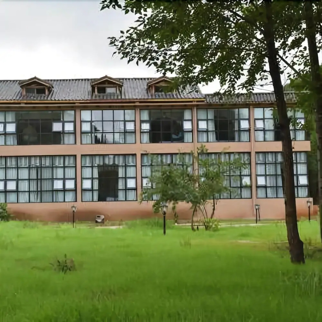 Lugu Lake Xiyue Wetland Landscape Hotel