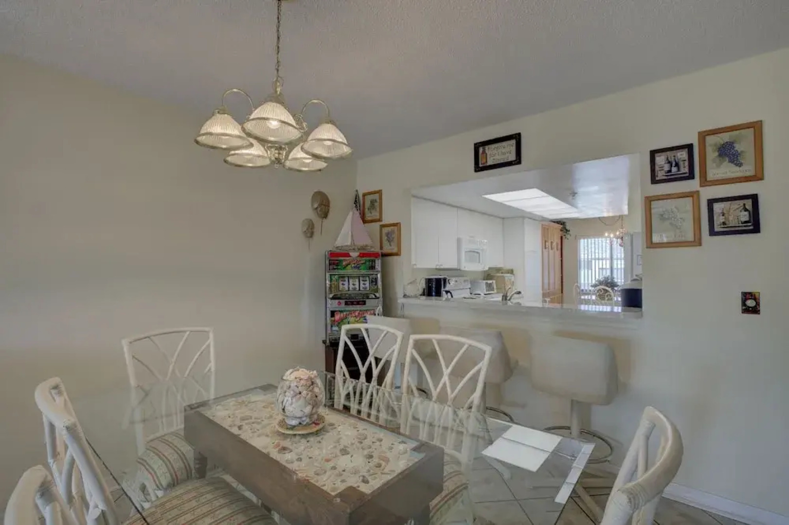 Beach Bay Breeze by Anna Maria