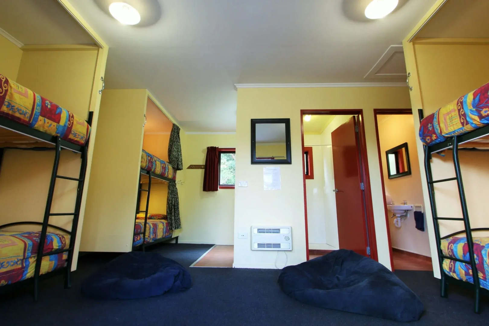 Chateau Backpacker & Motels