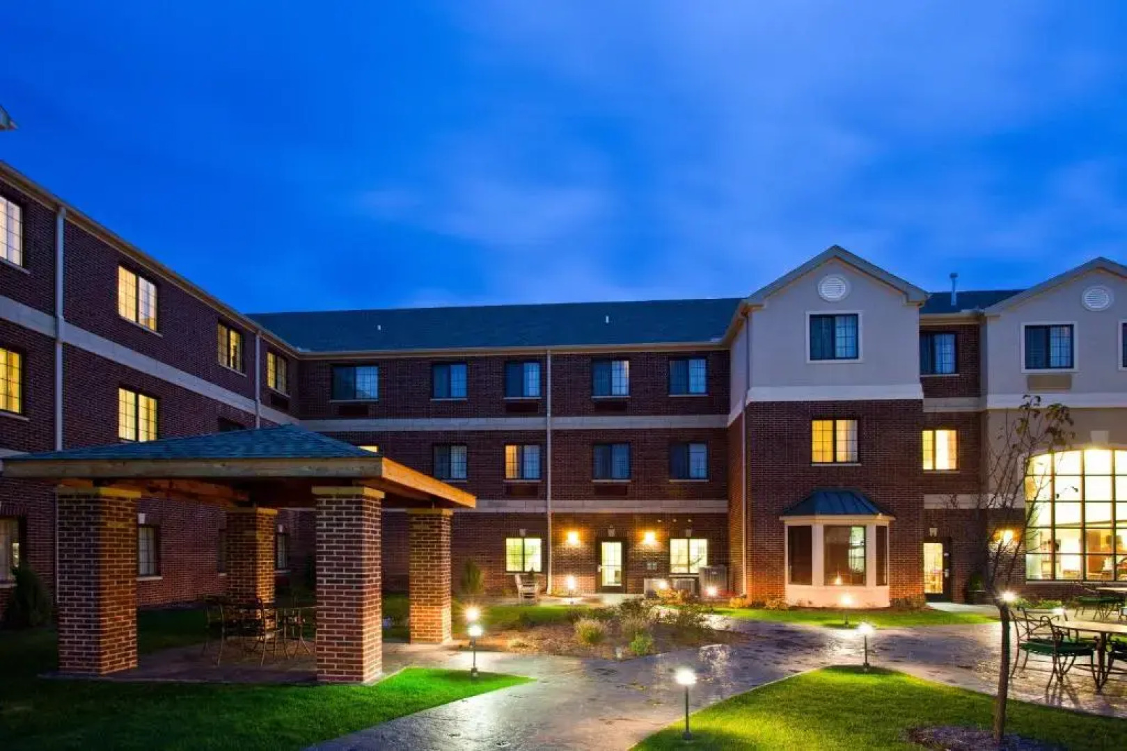 Staybridge Suites Lansing - Okemos by IHG