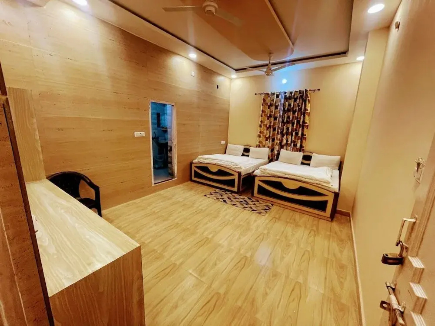 Sunrise Hotel & Restaurant